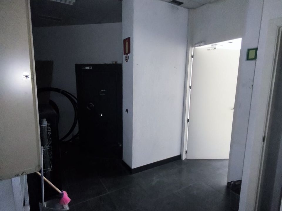 Commercial property in Benidorm, Alicante - photo 4