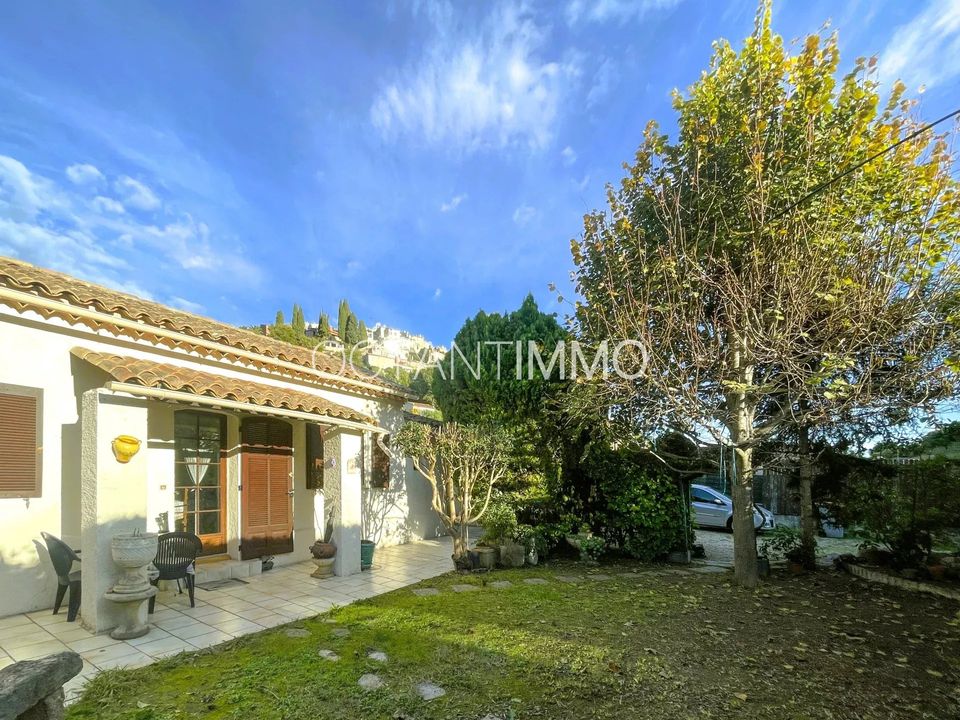 Villa i Cagnes-sur-Mer, Alpes-Maritimes - foto 1