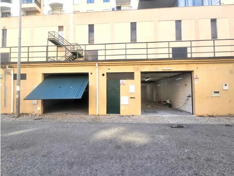 Erhvervsejendom i Massama, Lisbon - foto 1