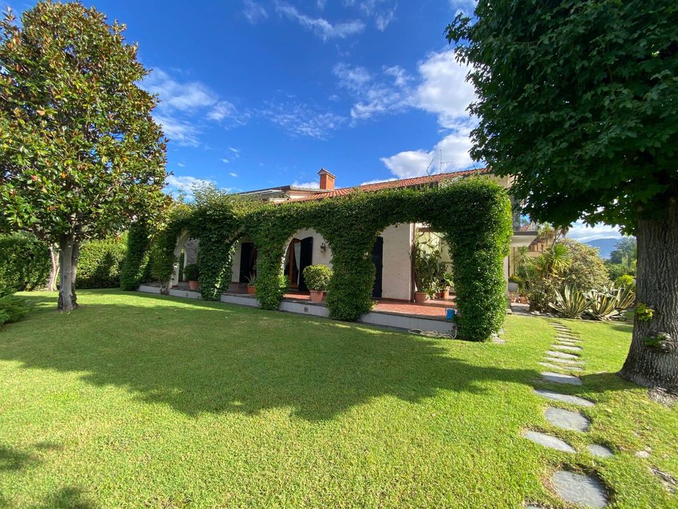 Villa i Forte dei Marmi, Lucca - bilde 1