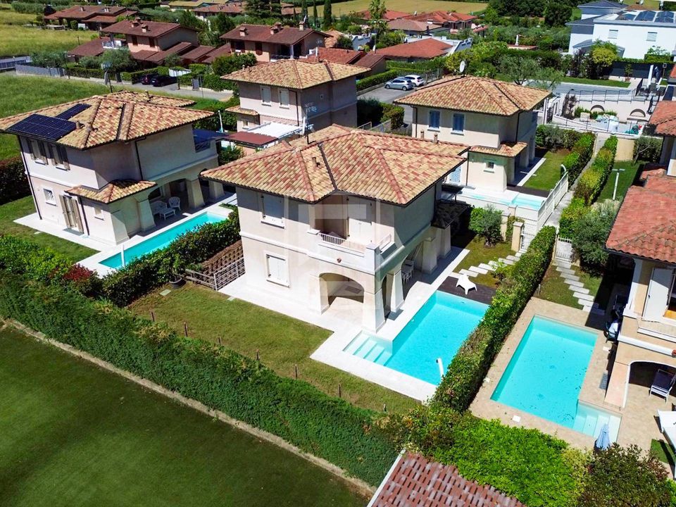 Villa i Manerba Del Garda, Brescia - bilde 1