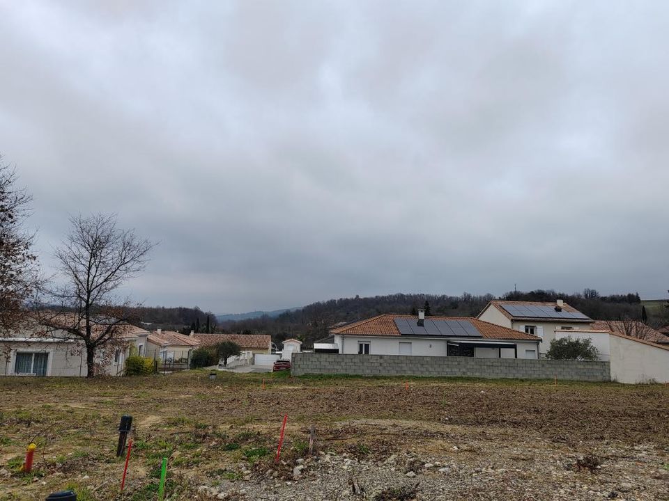 Helårsgrund i Saint-Donat-sur-l'Herbasse, Drome - foto 1