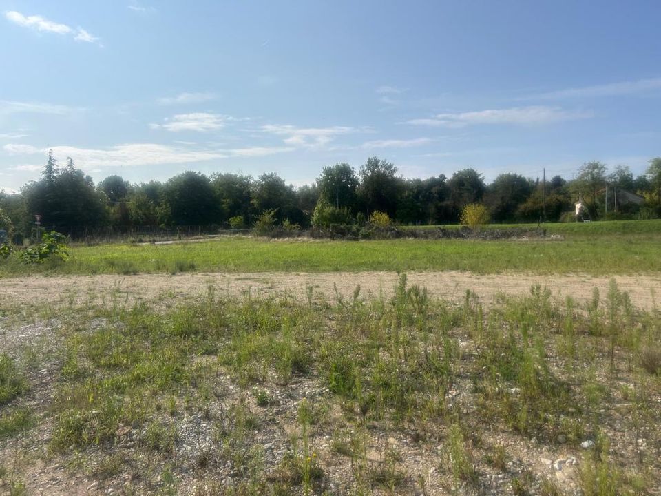 Helårsgrund i Chatuzange-le-Goubet, Drome - foto 1