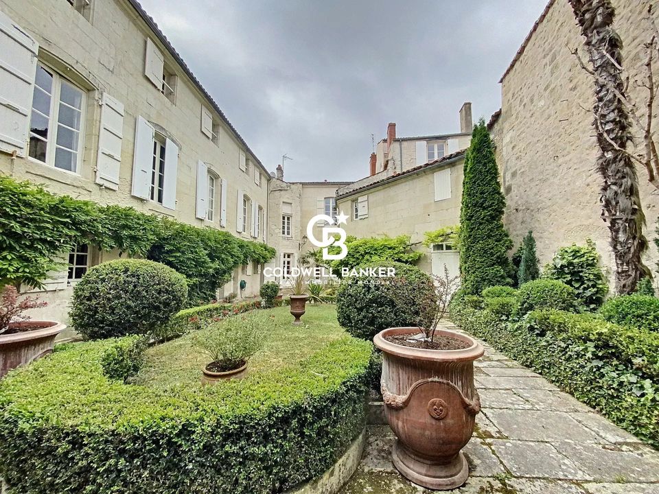 Villa i Saintes, Charente-Maritime - foto 1