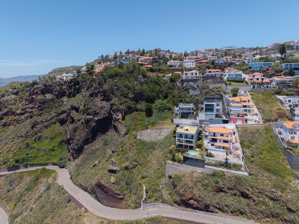 Helårsgrund i Santa Cruz, Madeira - foto 1