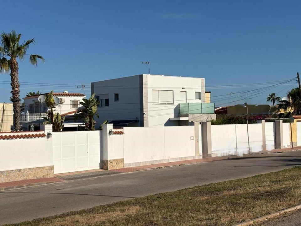Villa i Torrevieja, Alicante - foto 1