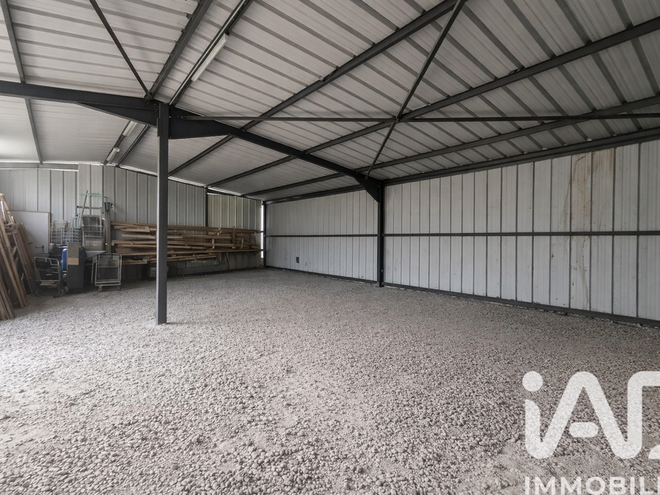 Garage i Saint-Pierre-Laval, Allier - foto 2