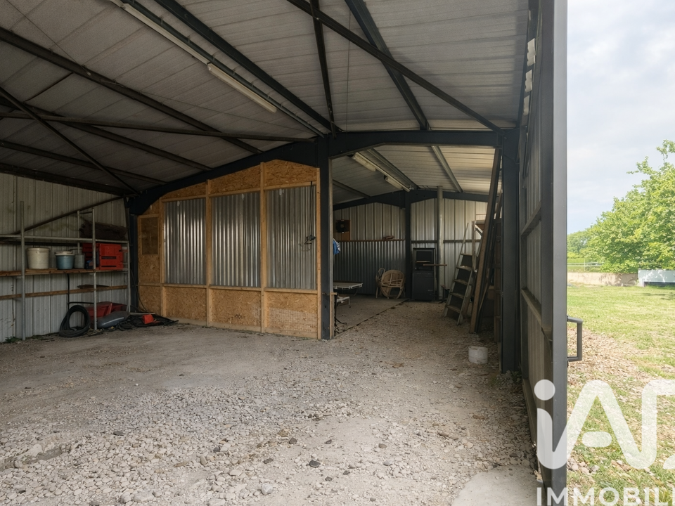 Garage i Saint-Pierre-Laval, Allier - foto 3
