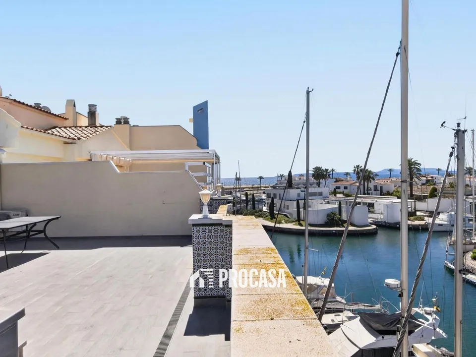 Lejlighed i Empuriabrava, Gerona - foto 2