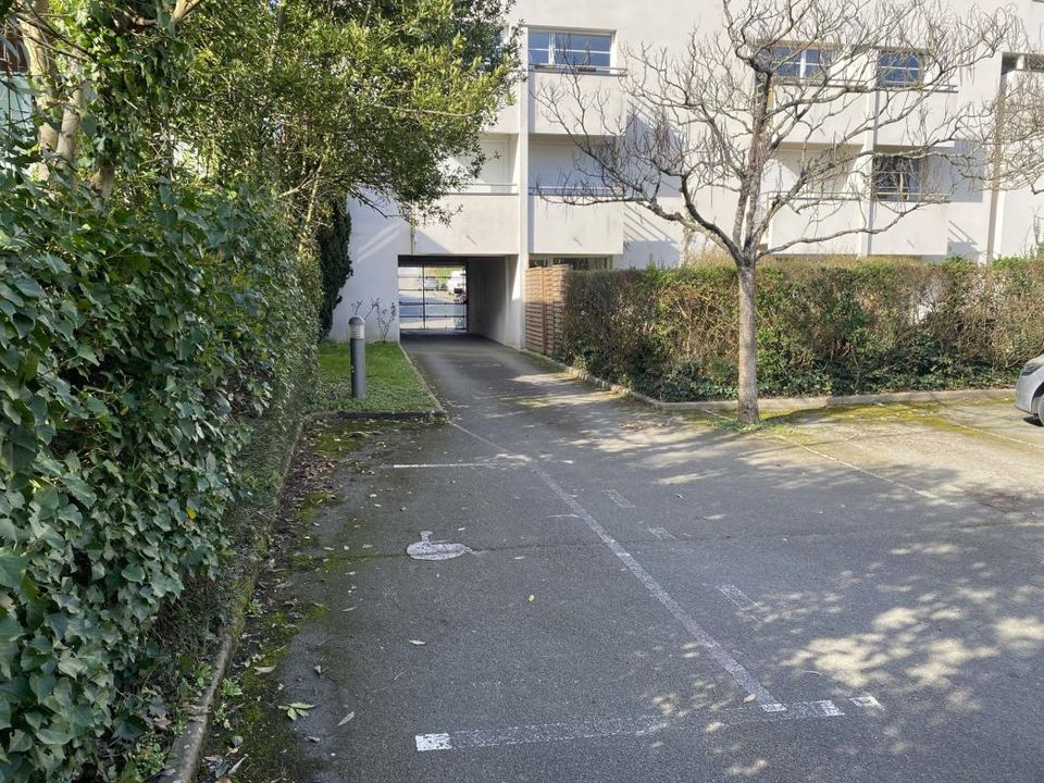 Parkeringsplads i Angers, Maine-et-Loire - foto 2