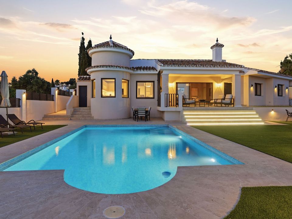 Villa en El Chaparral, Malaga - foto 1