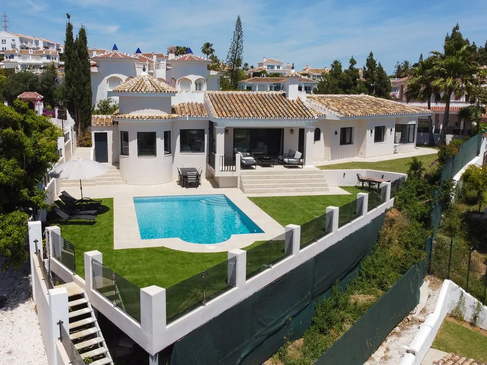 Villa en El Chaparral, Malaga - foto 3