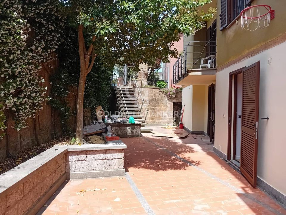 Lejlighed i Sutri, Viterbo - foto 1