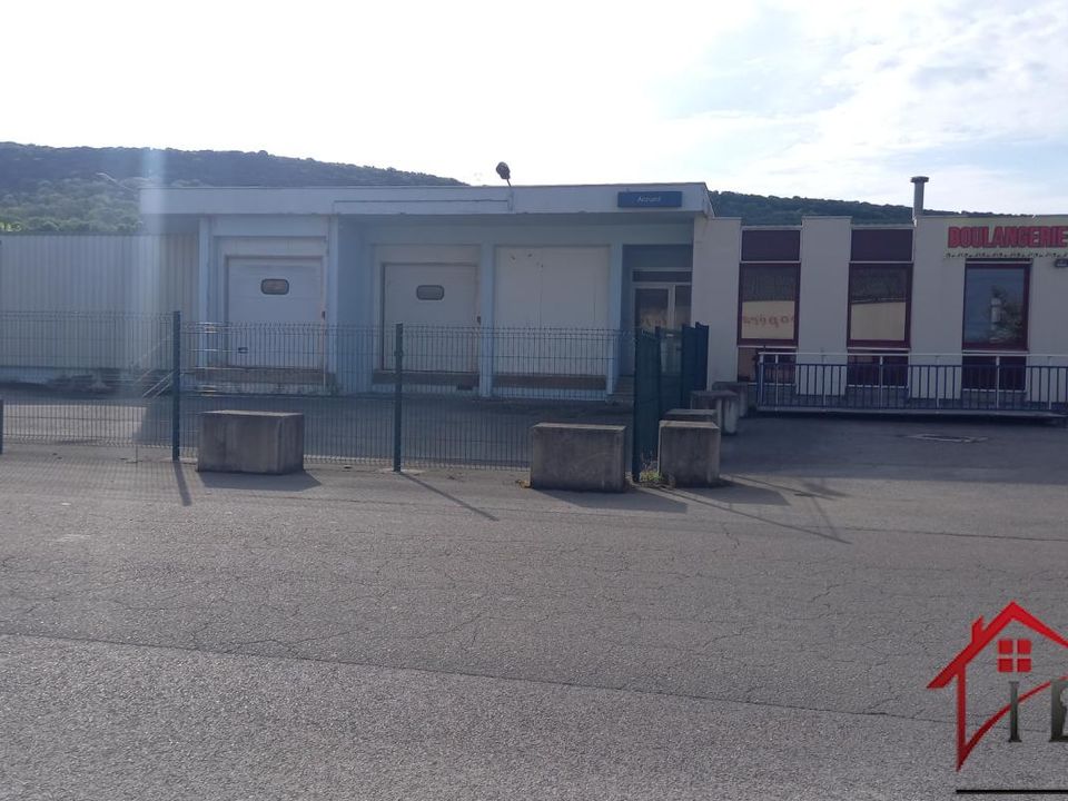 Erhvervsejendom i Lons-le-Saunier, Jura - foto 1