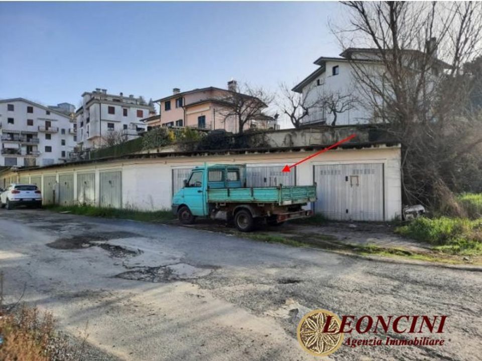 Parkeringsplads i Licciana Nardi, Massa and Carrara - foto 1