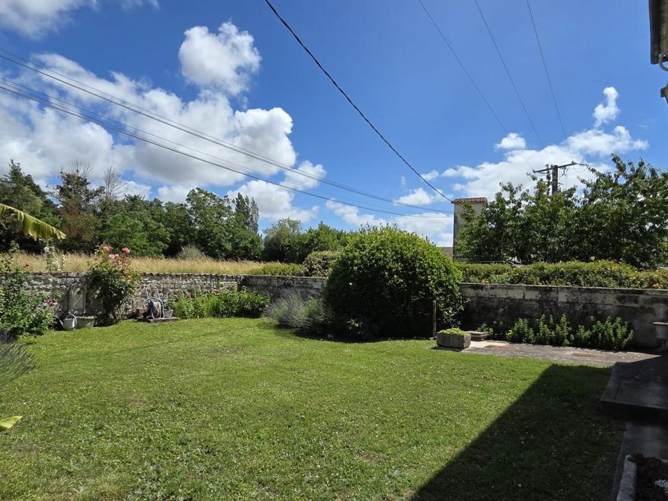 Villa in Saint-Fort-sur-Gironde, Charente-Maritime - foto 2