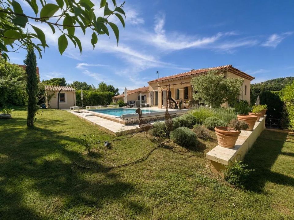 Villa i Maussane-les-Alpilles, Bouches-du-Rhone - foto 1