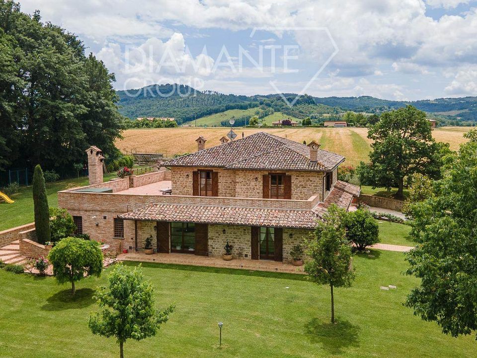 Villa i Gubbio, Perugia - bilde 1