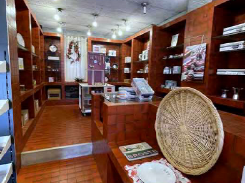 L'establiment comercial a Maniago, Pordenone - foto 3