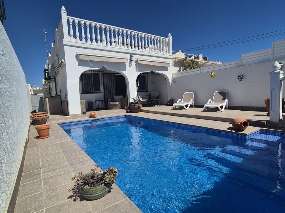 Villa i Villamartin, Alicante - foto 1
