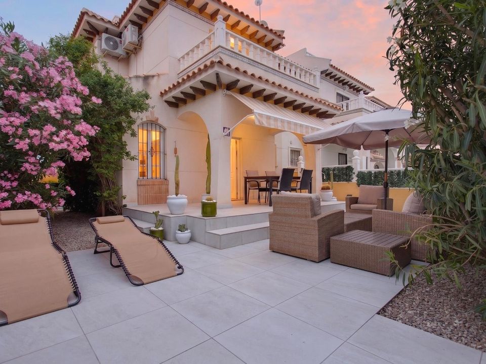Villa i Orihuela Costa, Alicante - foto 1