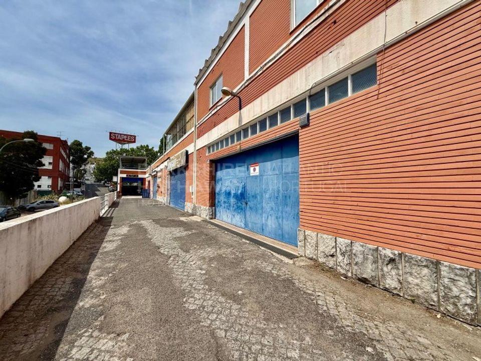 Erhvervsejendom i Carnaxide, Lisbon - foto 1