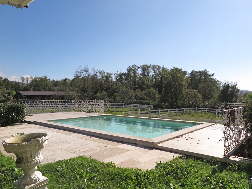 Erhvervsejendom i Villafranca in Lunigiana, Massa and Carrara - foto 2