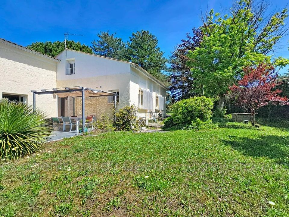 Villa i Bouc-Bel-Air, Bouches-du-Rhone - bilde 1