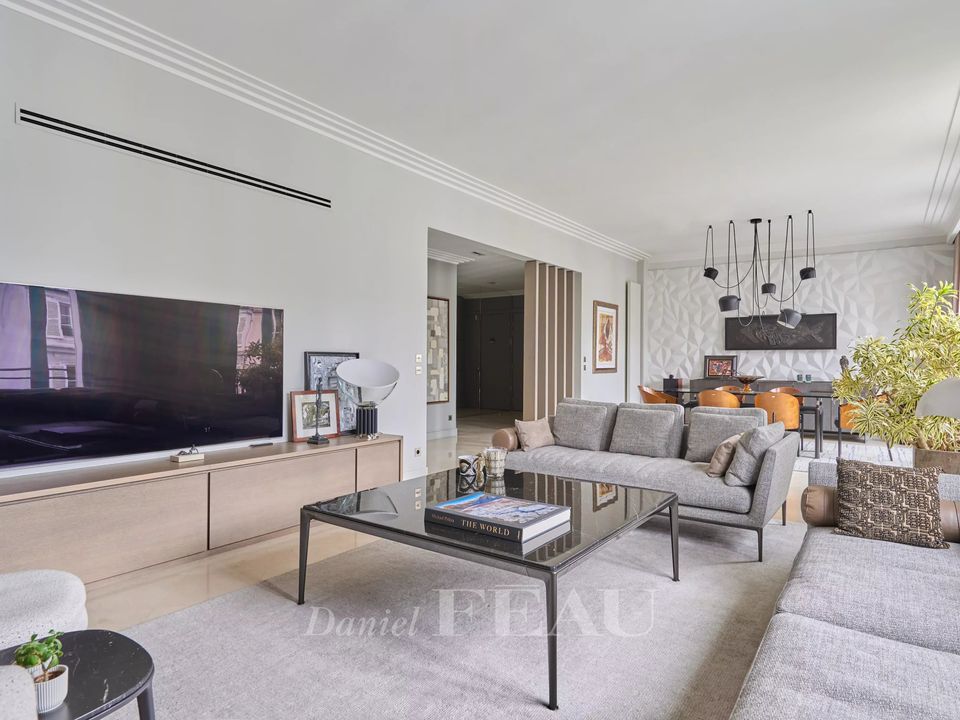 Apartment in Paris, Paris - photo 2
