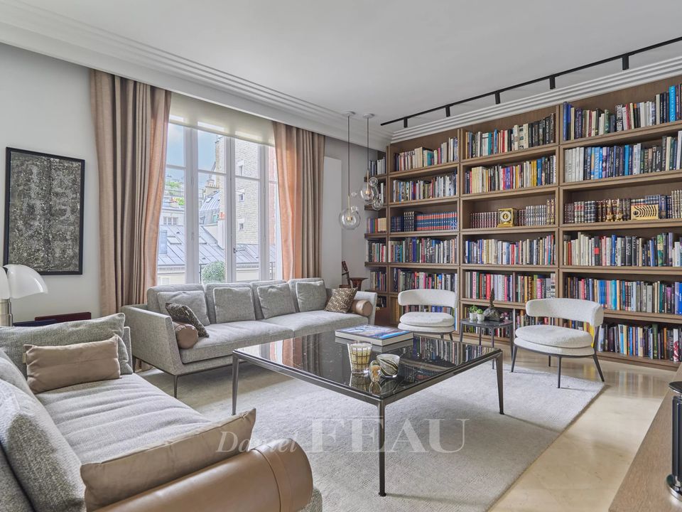 Apartment in Paris, Paris - photo 3