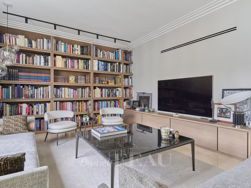 Apartment in Paris, Paris - photo 4