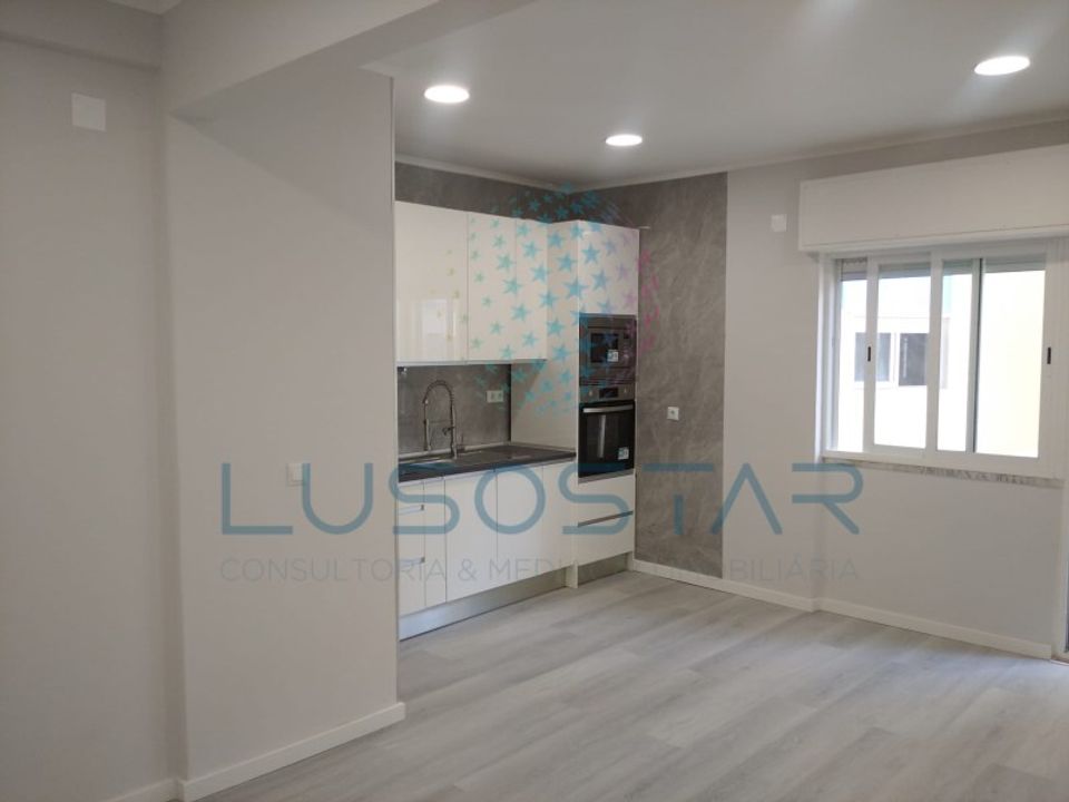 Lejlighed i Amadora, Lisbon - foto 1
