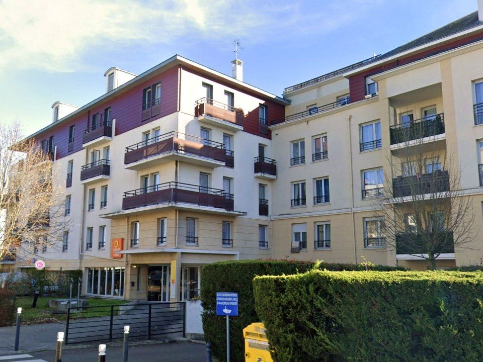 Erhvervsejendom i Carrières-sous-Poissy, Yvelines - foto 1