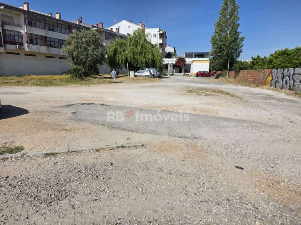 Helårsgrund i Entroncamento, Santarem - foto 2