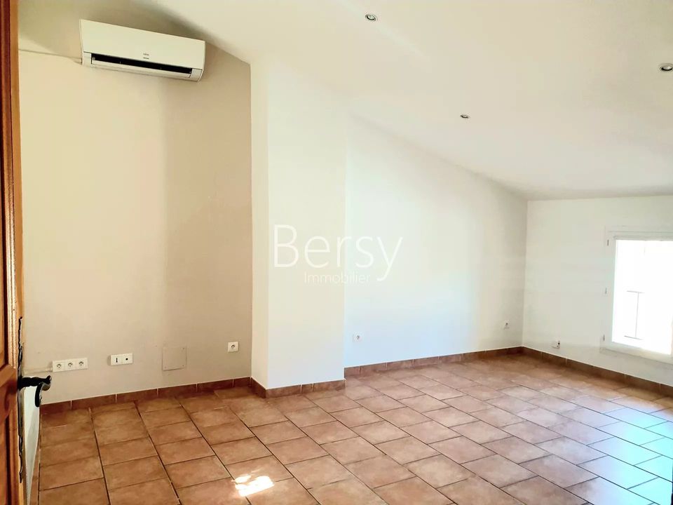 Apartment in Aubignan, Vaucluse - photo 2