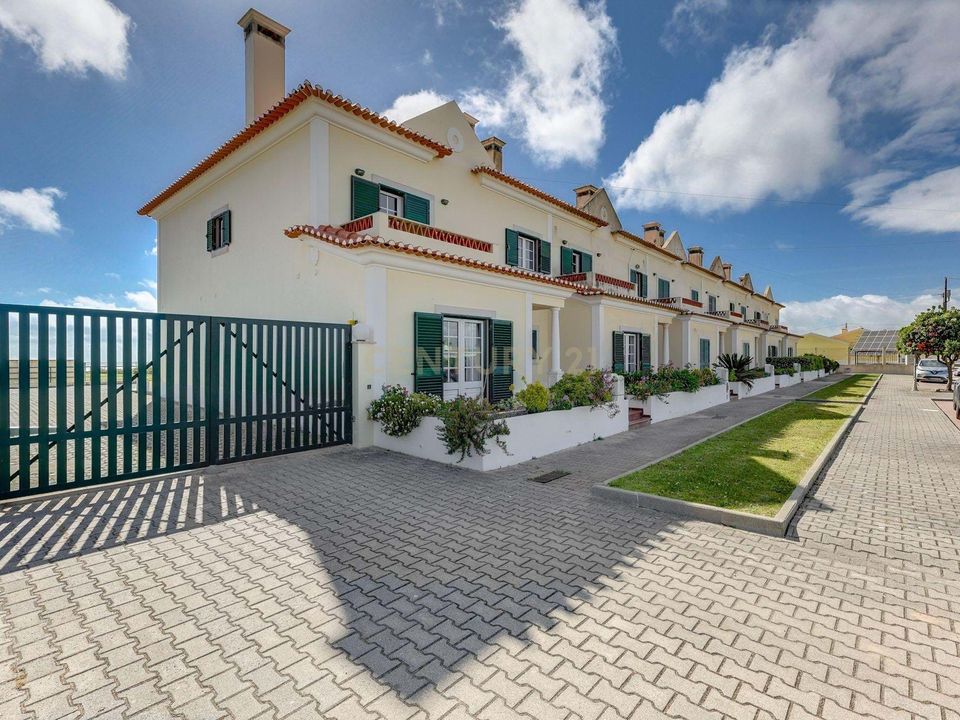 Villa a Sao Pedro da Cadeira, Lisbon - foto 1