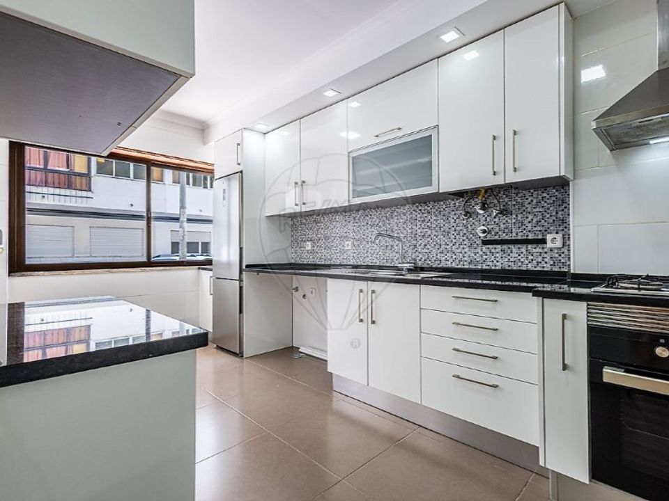 Appartement in Carnaxide, Lisbon - foto 1