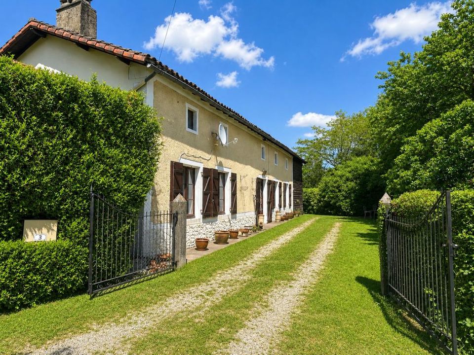 Villa a Clussais-la-Pommeraie, Deux-Sevres - foto 1