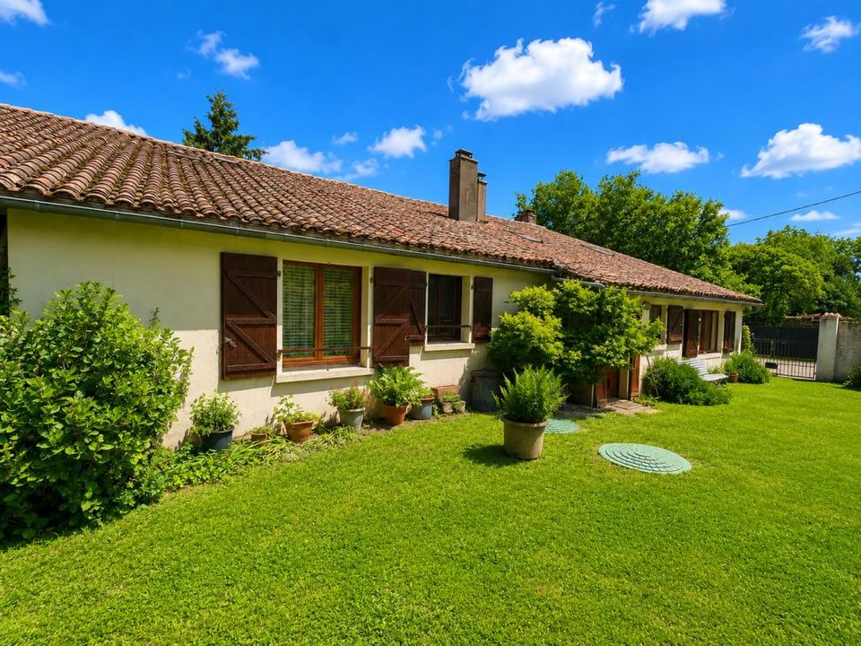 Villa a Clussais-la-Pommeraie, Deux-Sevres - foto 2