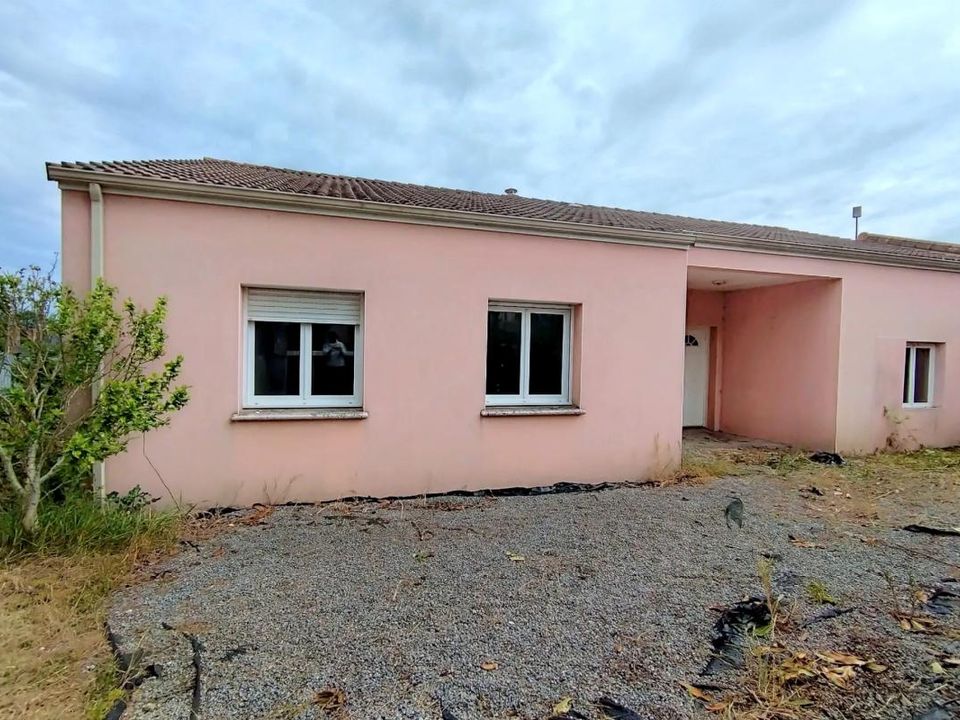 Villa i Saint-Etienne-du-Bois, Vendee - bilde 1
