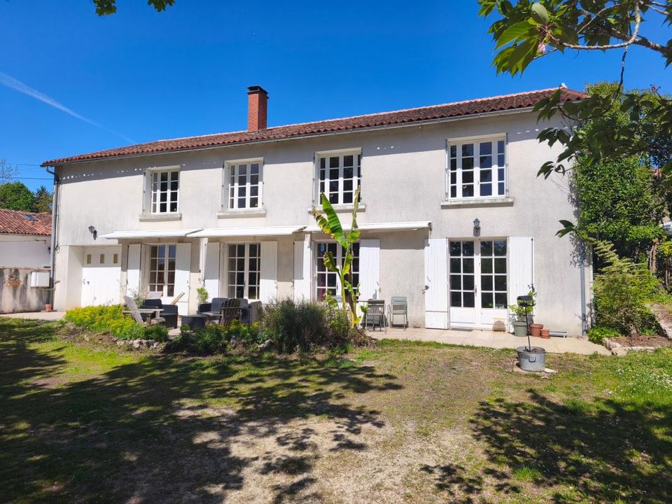 Landsbyhus i Nanteuil-en-Vallee, Charente - foto 1
