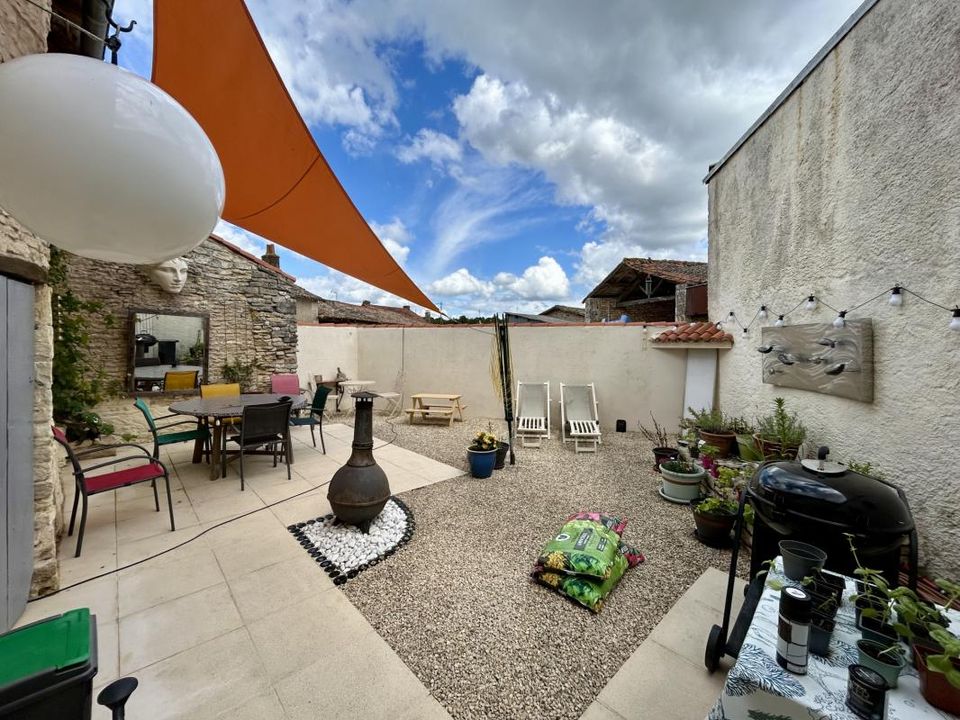 Casa de pueblo en Brux, Vienne - foto 2