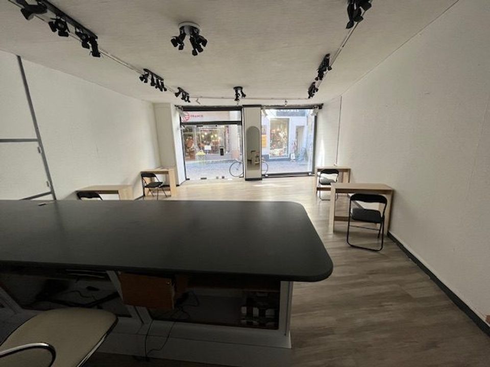 L'establiment comercial a Tournon-sur-Rhône, Ardeche - foto 1