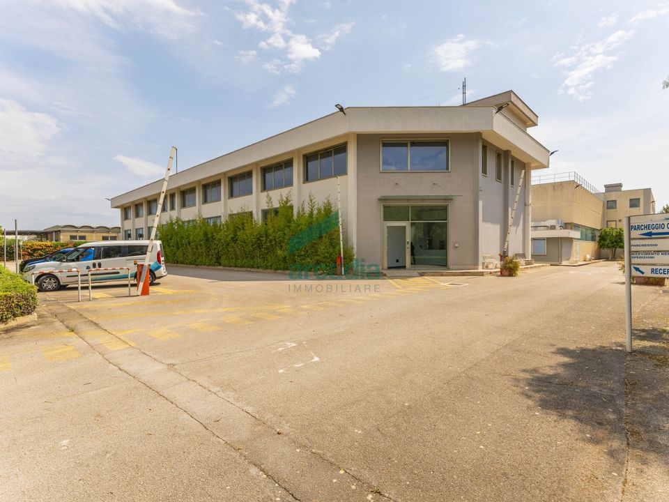 Propiedad comercial en Modugno, Bari - foto 4