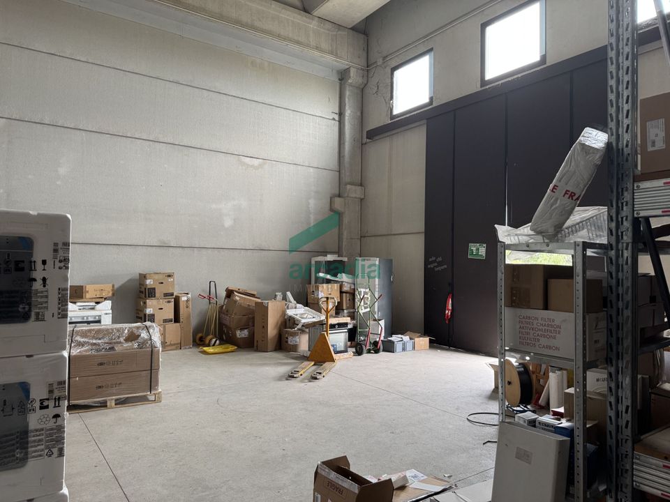 L'establiment comercial a Modugno, Bari - foto 5