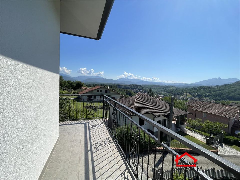 Lejlighed i Podenzana, Massa and Carrara - foto 1