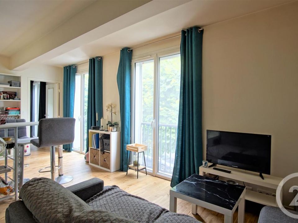 Apartment in Choisy-le-Roi, Val-de-Marne - photo 1