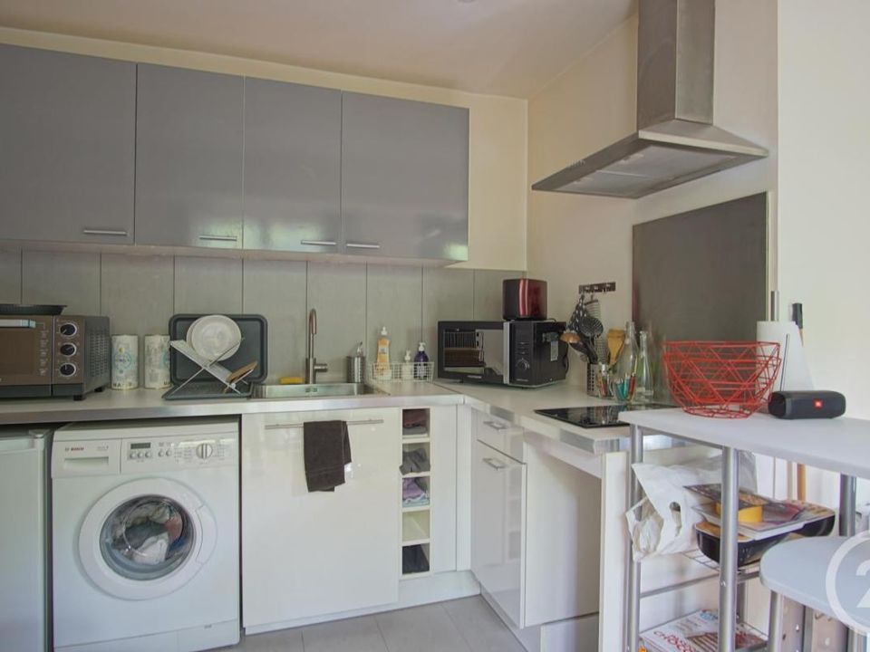 Apartment in Choisy-le-Roi, Val-de-Marne - photo 3