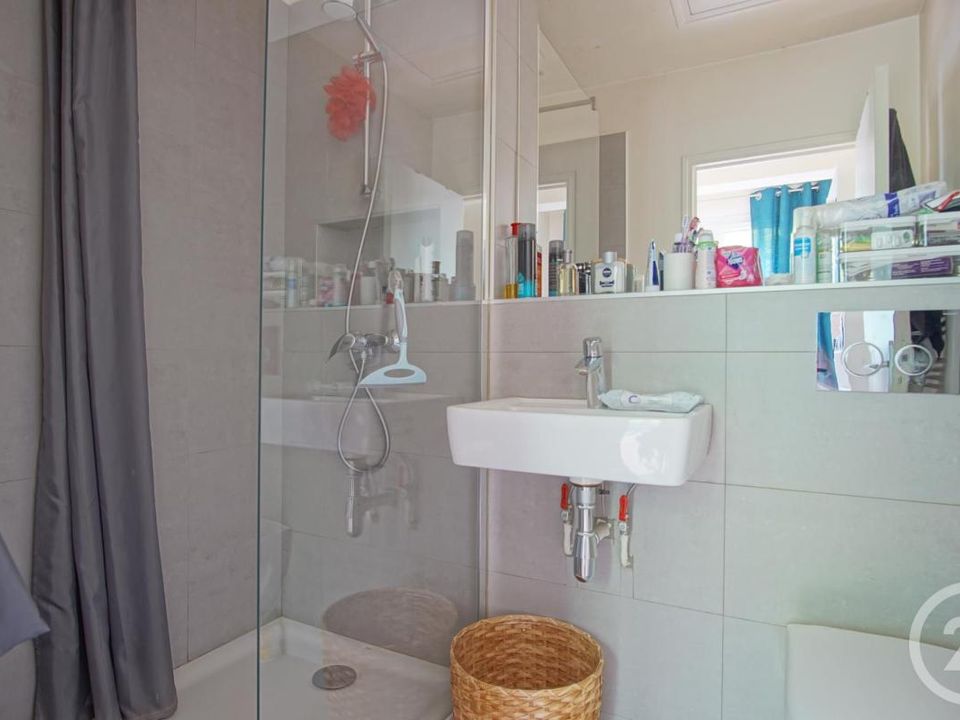 Apartment in Choisy-le-Roi, Val-de-Marne - photo 5