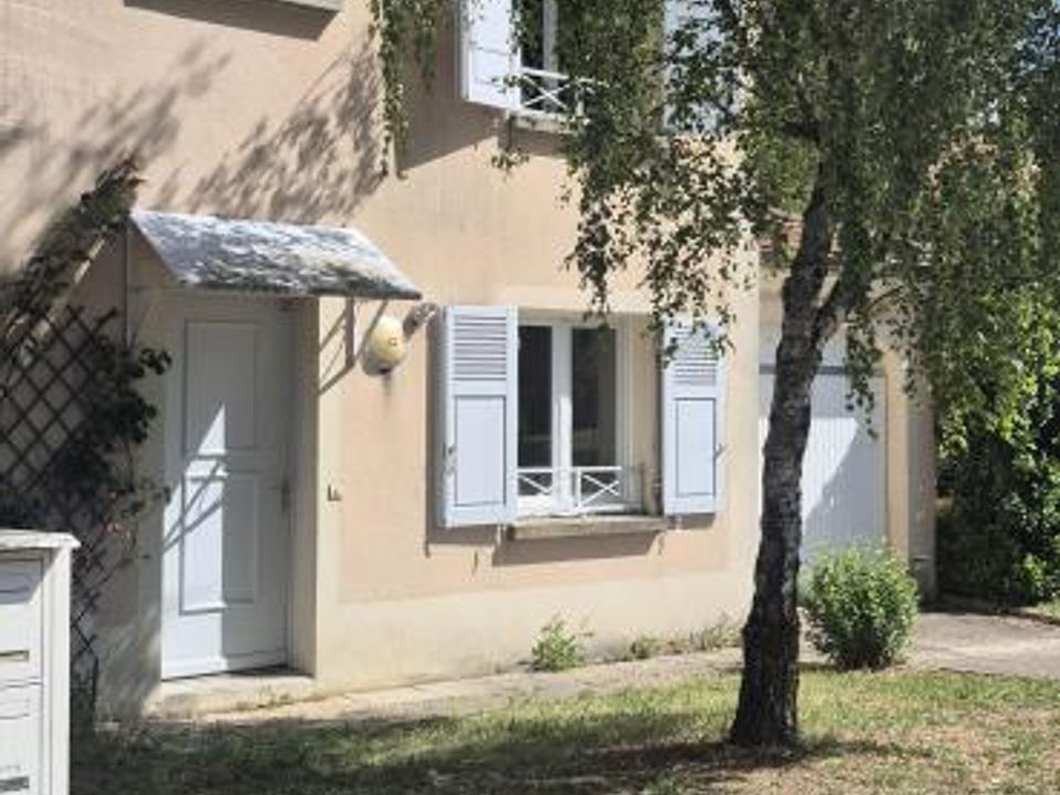 Villa i Bourg-en-Bresse, Ain - foto 1